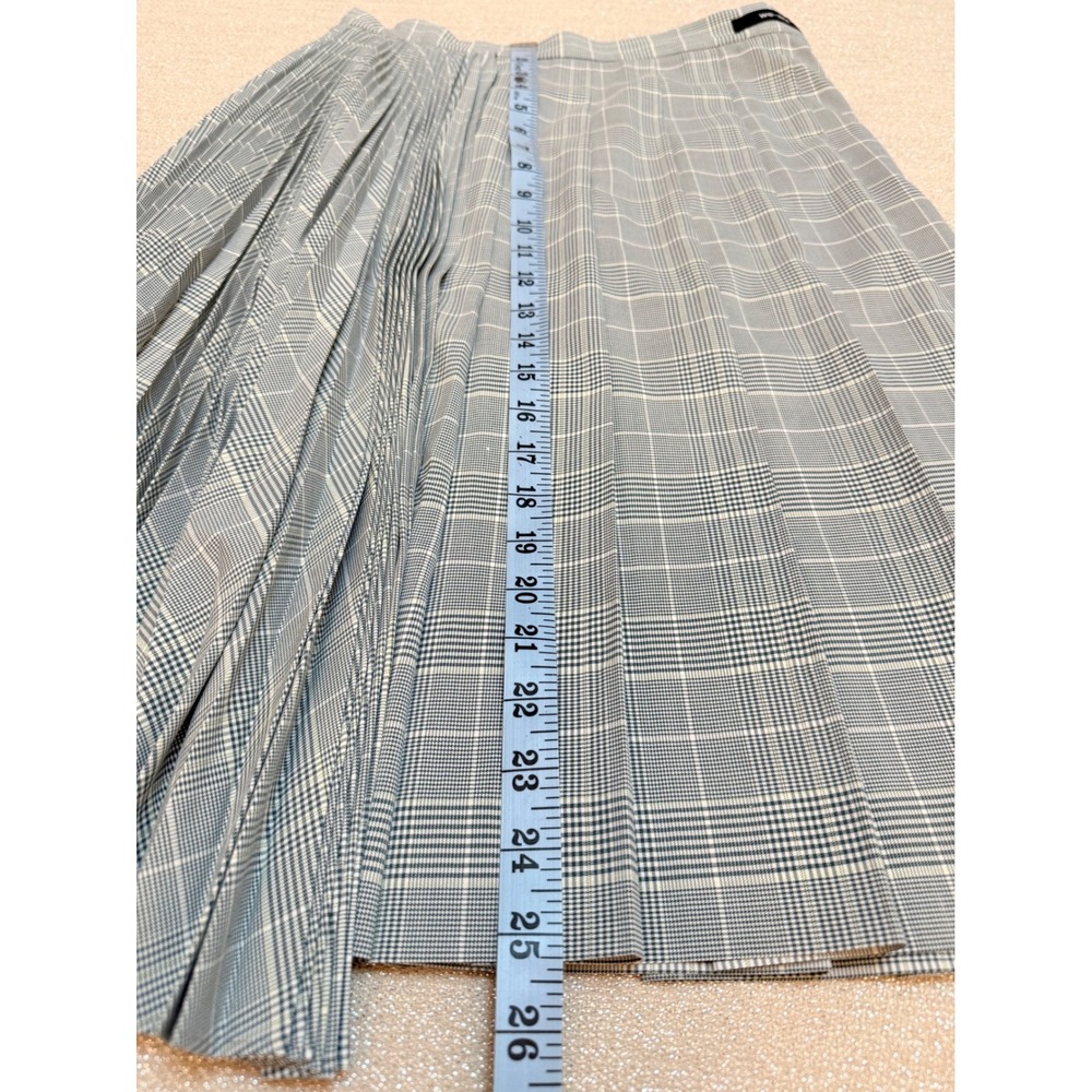 NWT We-Ar4 Sz S Asymmetrical Pleated Skirt in Soft Green Check